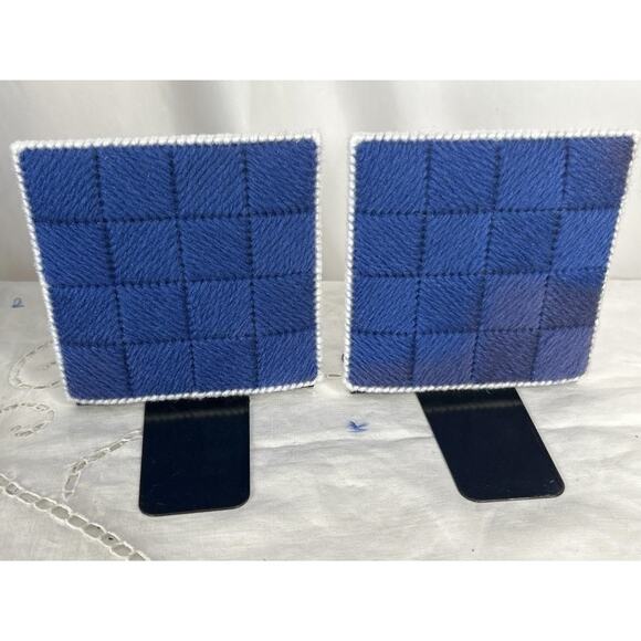 University of Kentucky Crochet Cheer Signs “K” & “GO BIG BLUE” Desk Bookend Set - Picture 2 of 2